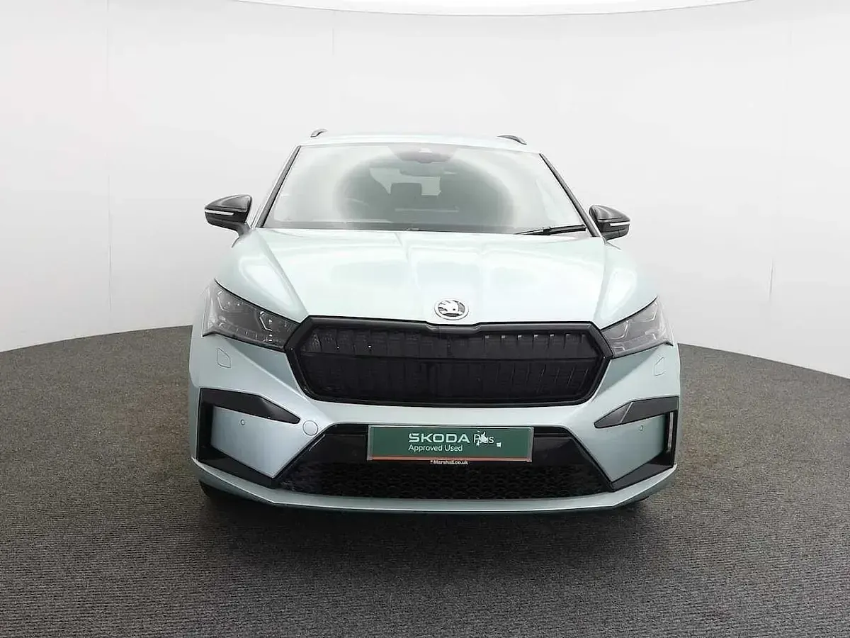 Used Skoda Enyaq iV SportLine 143 kW (195 HP) 2023 Arctic silver metallic SUV