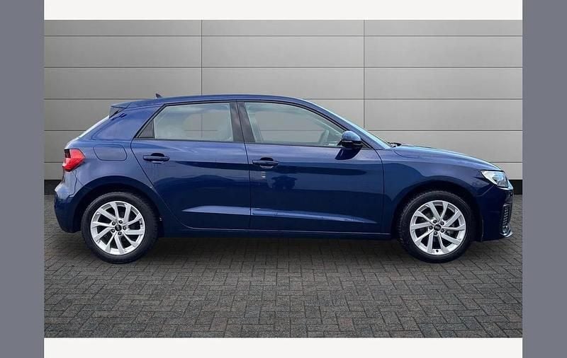 Usado Audi A1 Sport 95 HP (69 kW) 2025 Azul SUV