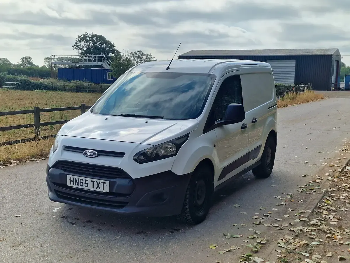 Used Ford Transit Connect 74 HP (54 kW) 2015 White MPV