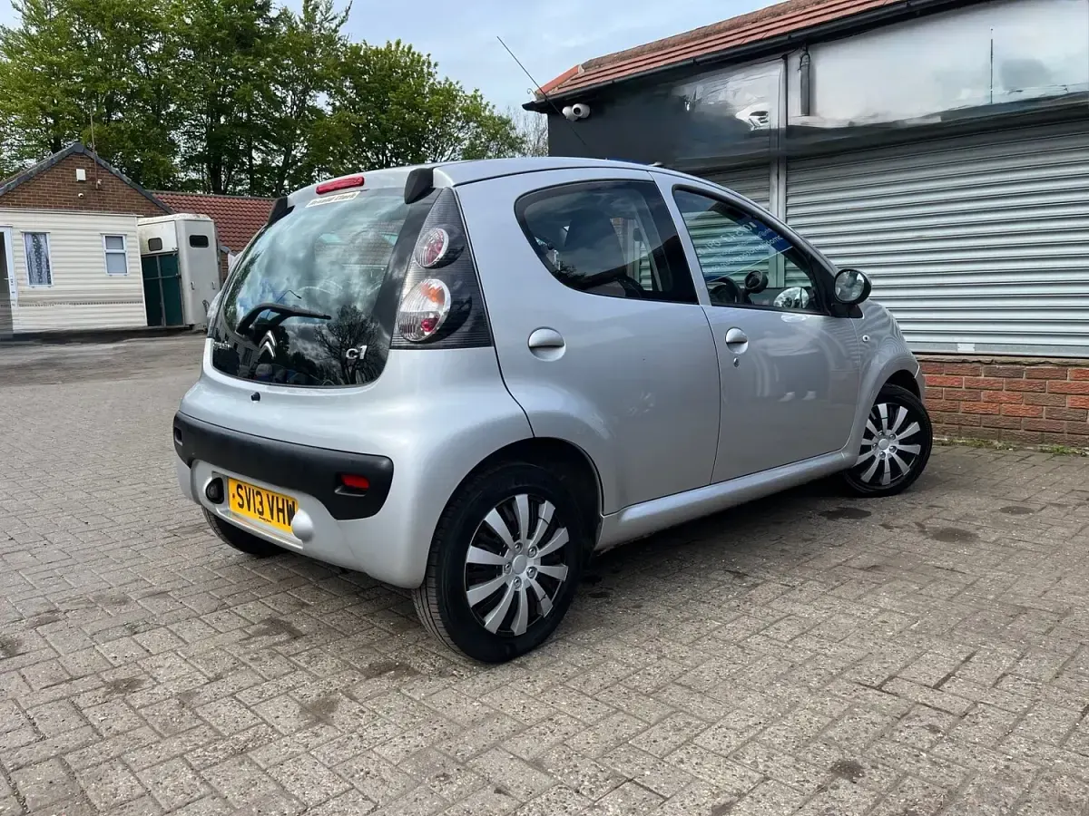 Begagnad Citroën C1 VTR Sport 68 HK (50 kW) 2013 Grå Halvkombi