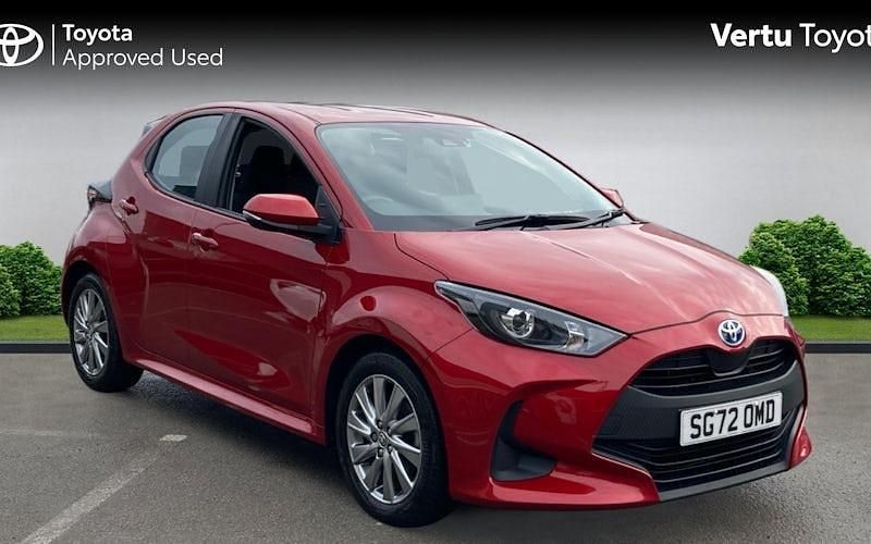 Used 2025 Toyota Yaris Hybrid Hatchback | £16,130 (Super price) - Image 1/4