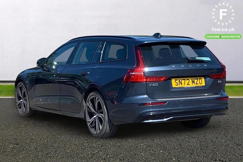 Usado Volvo V60 Plus 2022 Azul Carrinha