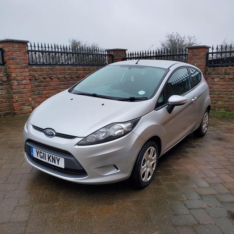 Silver Used 2011 Ford Fiesta Hatchback | £1,995 (Good price) - Image 1/4