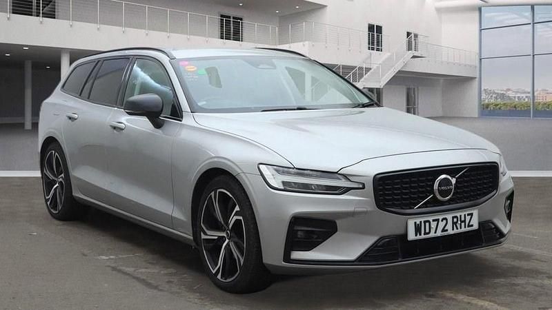 Used Volvo V60 Plus 197 HP (144 kW) 2023 Silver Estate
