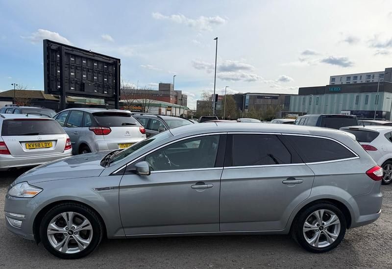 Used Ford Mondeo Titanium 140 HP (102 kW) 2013 Silver Estate