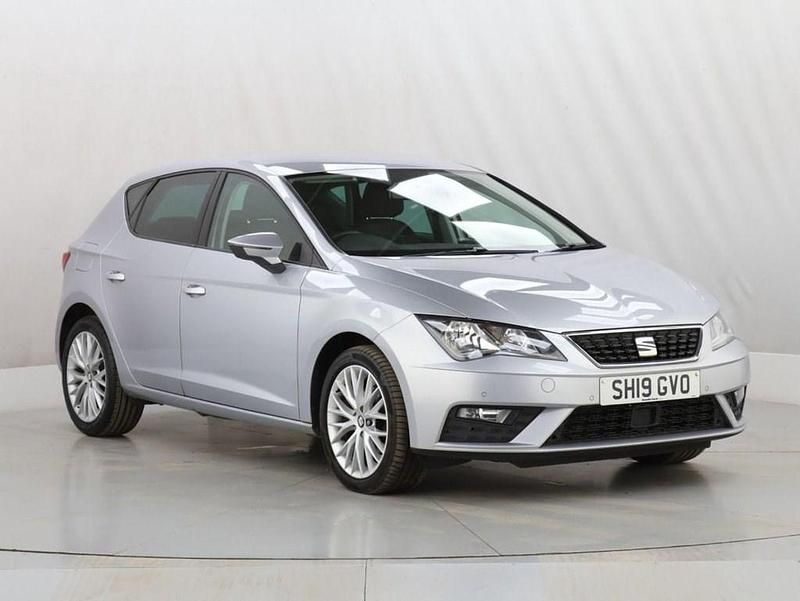 Begagnad Seat Leon SE Dynamic 115 HK (84 kW) 2019 Silver Halvkombi
