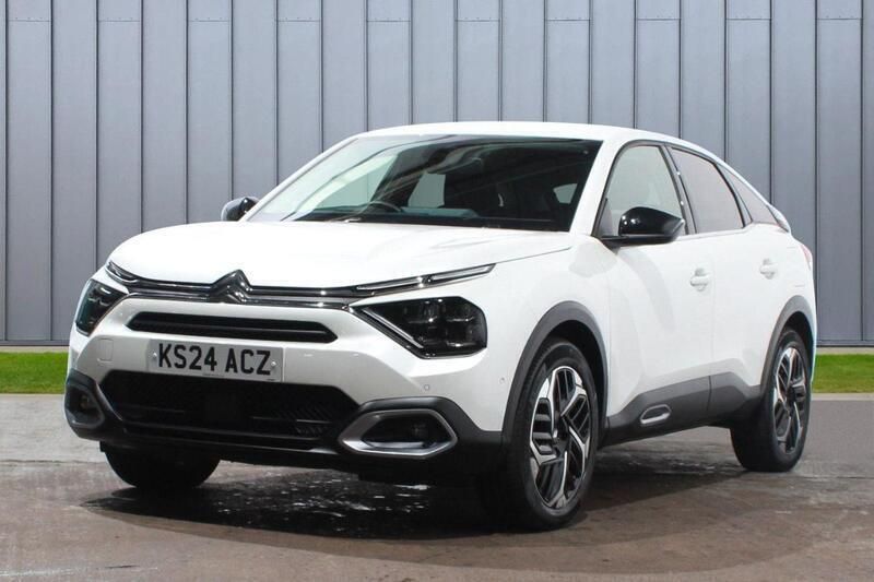 White Used 2024 Citroën C4 PureTech Hatchback | £18,050 (Fair price) - Image 1/4