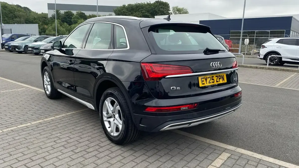 Used Audi Q5 Sport 204 HP (150 kW) 2025 Black SUV