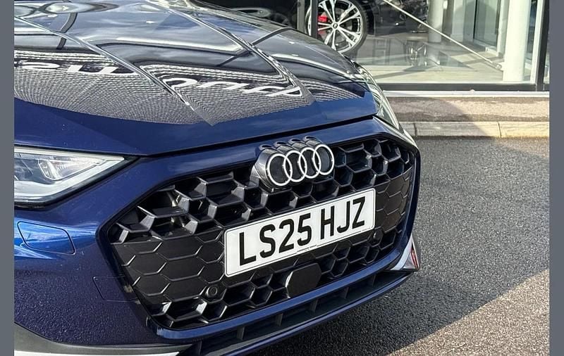 Used Audi A3 e-tron Sport 200 HP (147 kW) 2025 Blue Hatchback