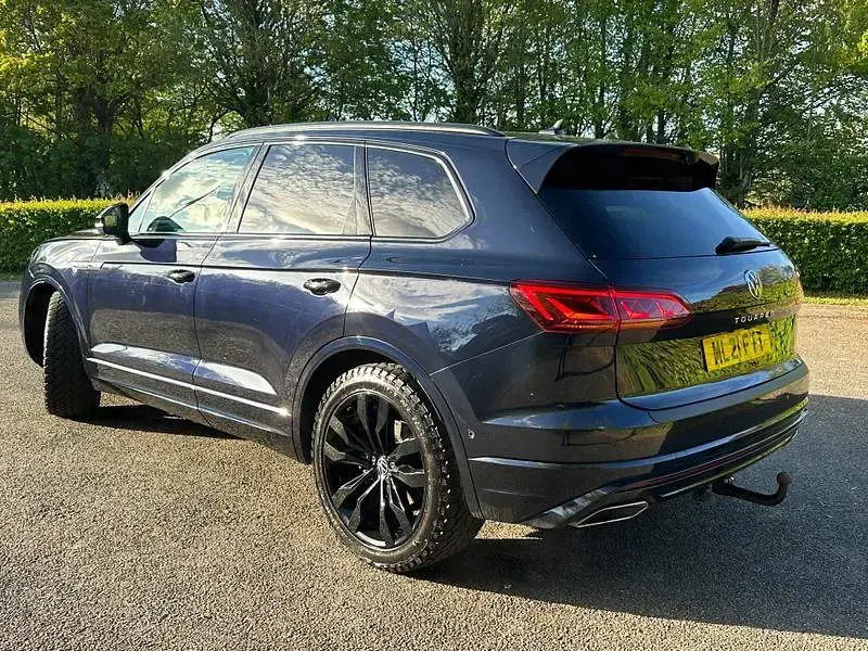 Używany VW Touareg Black Edition 2021 Niebieski SUV