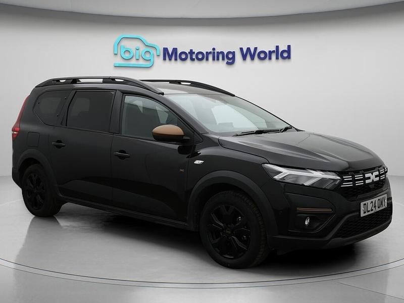 Black Used 2024 Dacia Jogger Extreme MPV | £19,500 (Good price) - Image 1/4