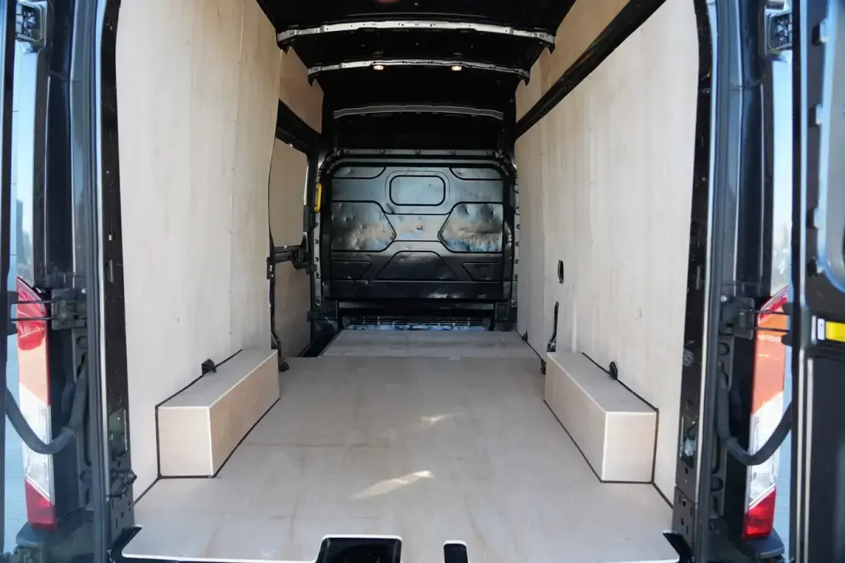 Usado Ford Transit S 130 HP (95 kW) 2020 Cinzento Van