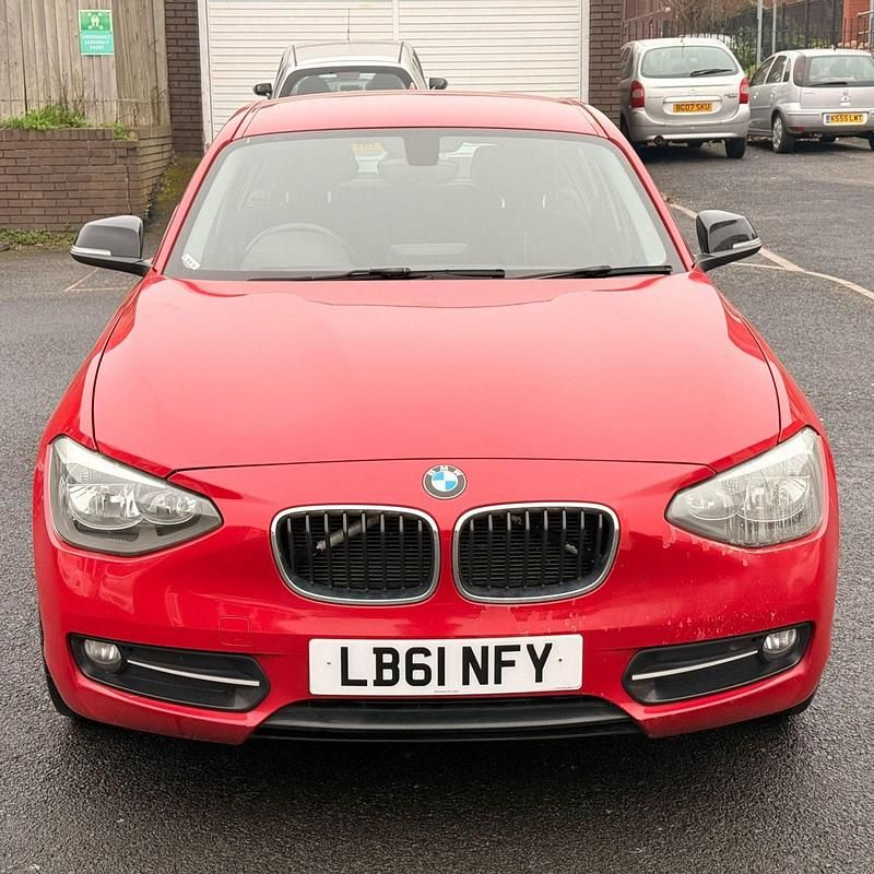 Used BMW 118 Sport Line 2012 Red Hatchback