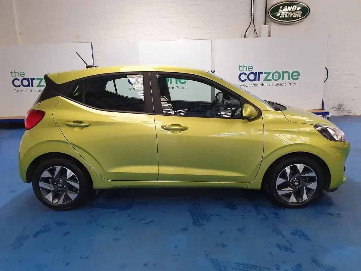 Used Hyundai i10 Advanced 2025 Green Hatchback
