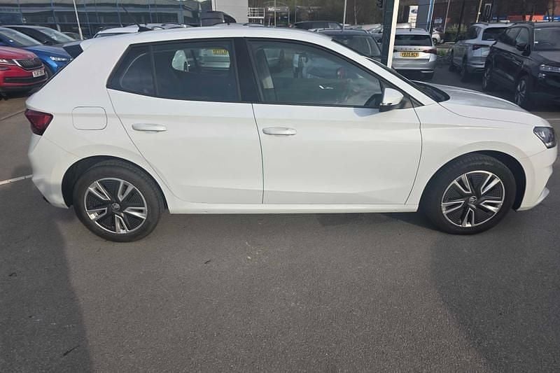 Used Skoda Fabia Comfort 70 HP (51 kW) 2022 White Hatchback