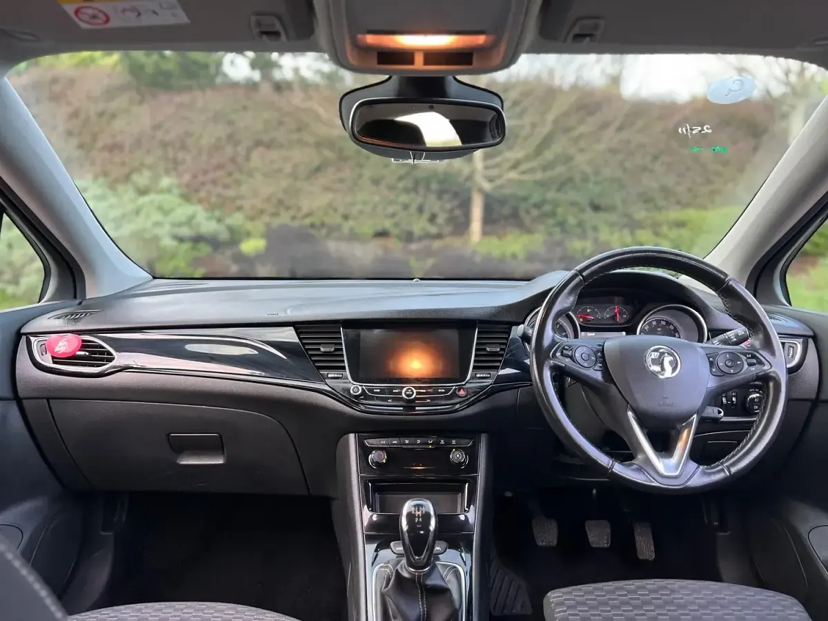 Used Vauxhall Astra SRi 105 HP (77 kW) 2018 Blue Hatchback