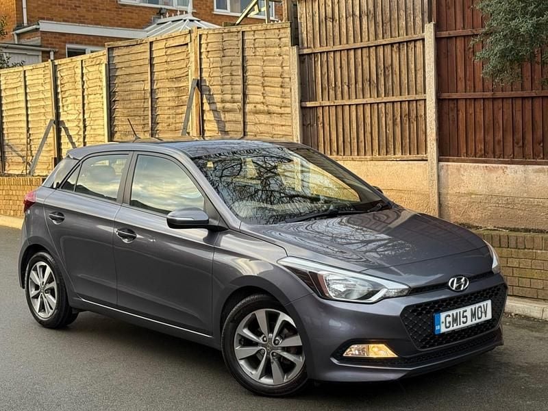 Grey Used 2015 Hyundai i20 SE Hatchback | £5,700 (Expensive) - Image 1/4