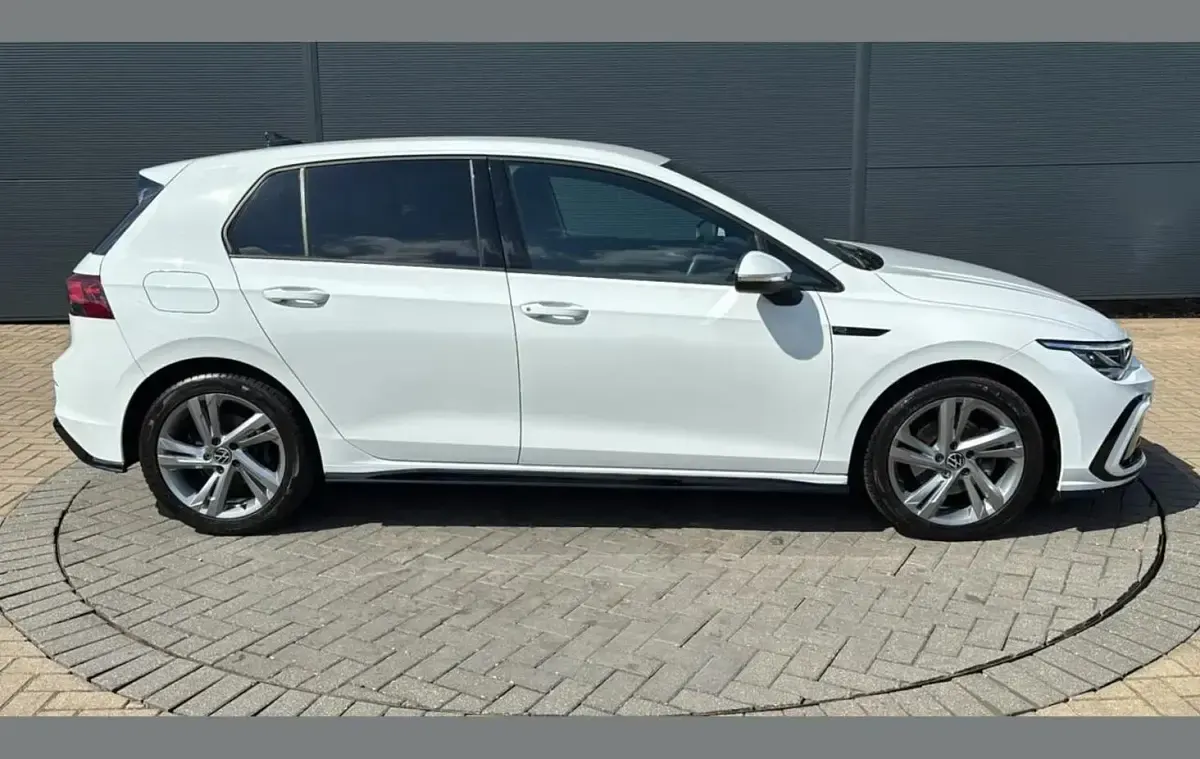 Used VW Golf VIII R-line 147 HP (108 kW) 2023 White Hatchback