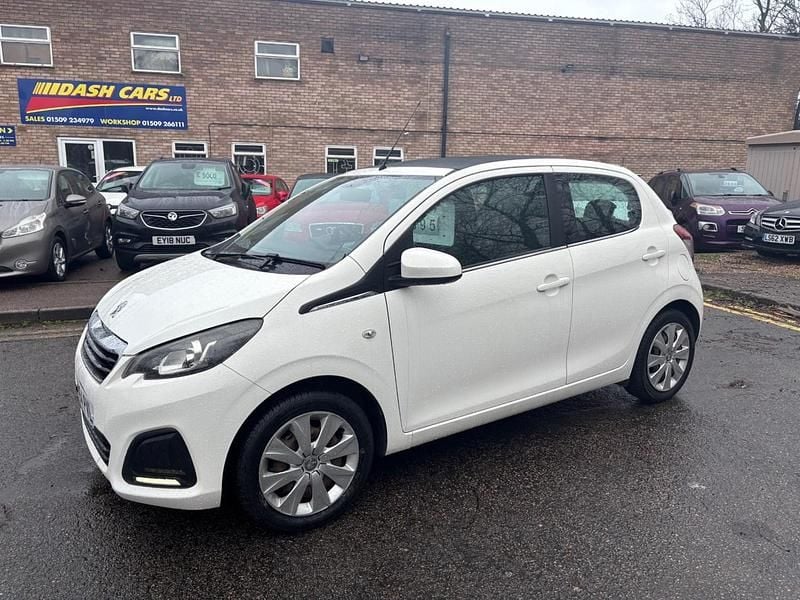 Used Peugeot 108 Active 68 HP (50 kW) 2014 White Hatchback