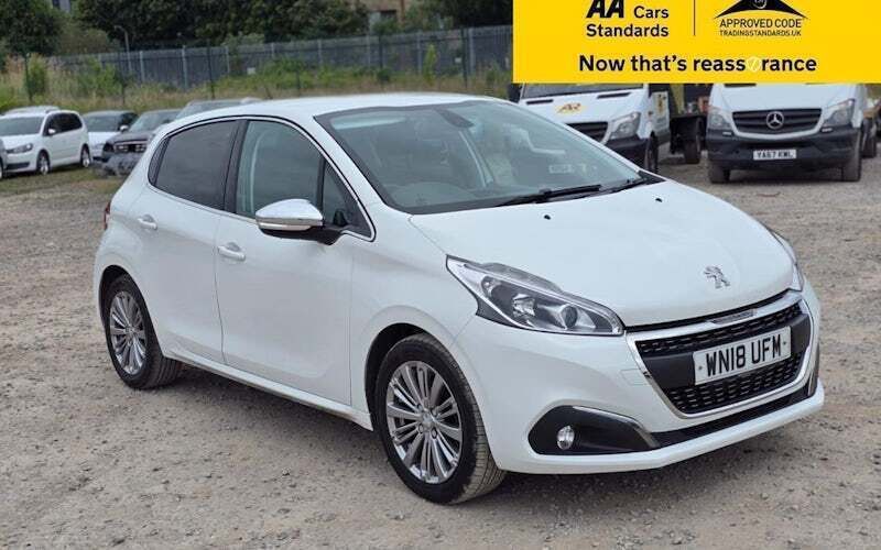 Used 2017 Peugeot 208 Allure Hatchback | £8,780 (Fair price) - Image 1/4