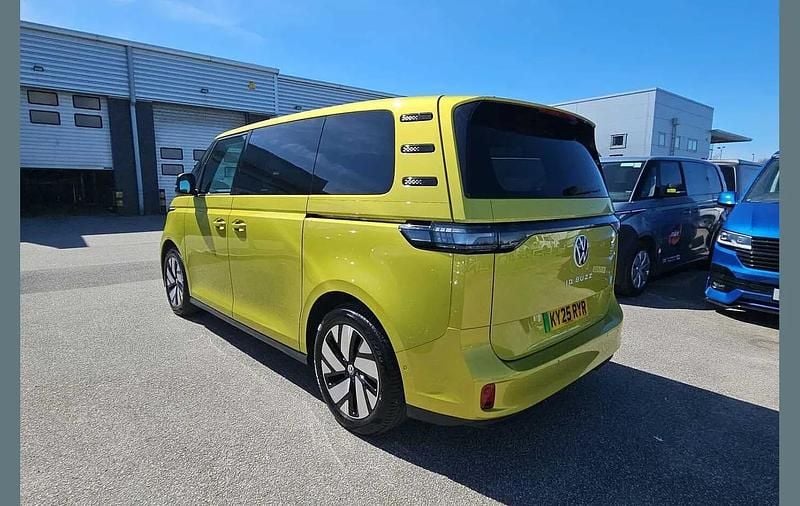 Usado VW ID. Buzz Pro 210 kW (286 CV) 2025 Amarillo Monovolumen