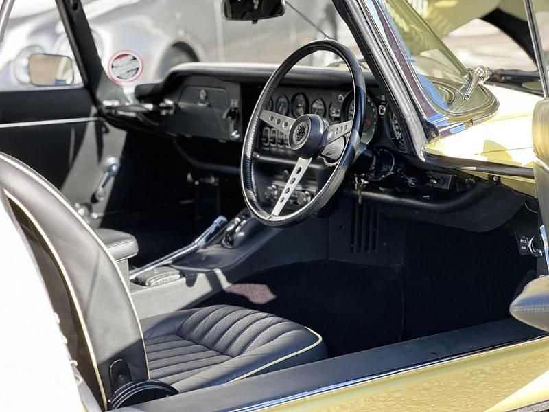 Used Jaguar E-Type 1973 Yellow Cabriolet