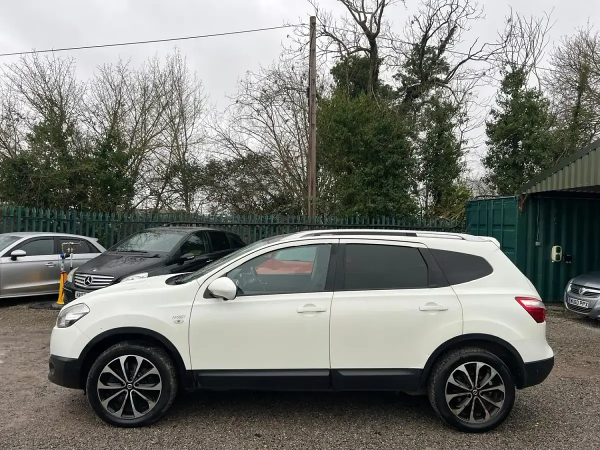 Gebraucht Nissan Qashqai +2 N-TEC 130 PS (95 kW) 2012 Weiß SUV