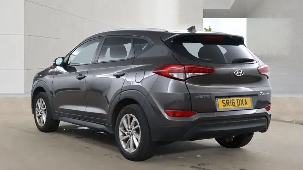 Used Hyundai Tucson SE 116 HP (85 kW) 2016 Grey SUV