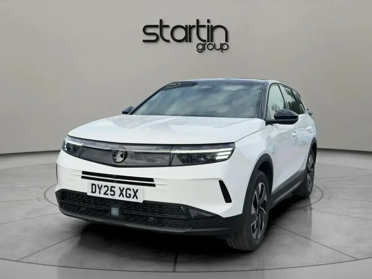 Used Vauxhall Grandland X Ultimate 134 HP (98 kW) 2025 White SUV