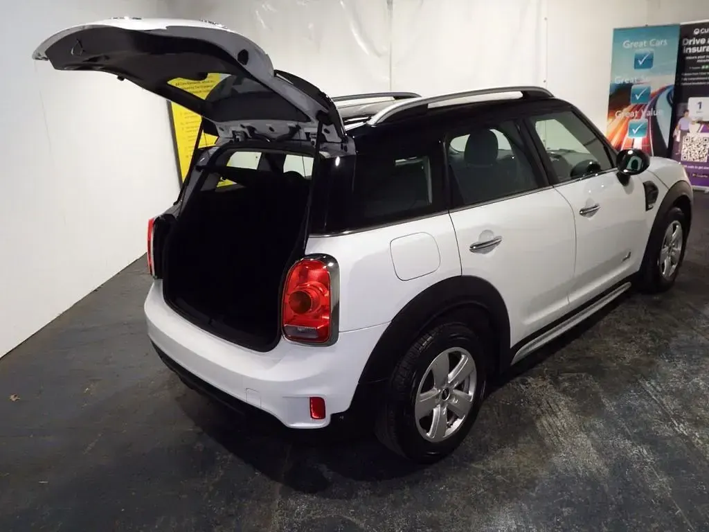 Used Mini Cooper D Countryman 150 HP (110 kW) 2018 White SUV