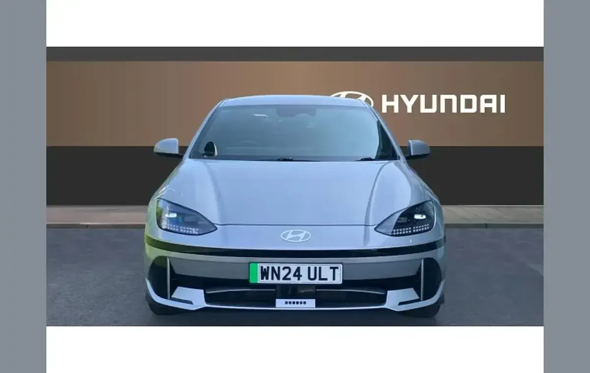 Usado Hyundai Ioniq 6 Premium 167 kW (228 CV) 2024 Plateado Berlina