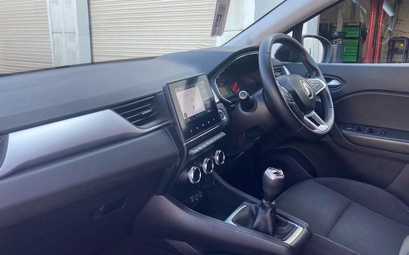 Used Renault Captur Iconic 91 HP (66 kW) 2021 Other SUV