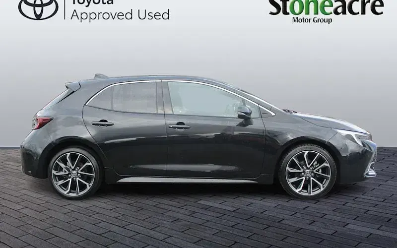 Used Toyota Corolla 140 HP (102 kW) 2026 Hatchback