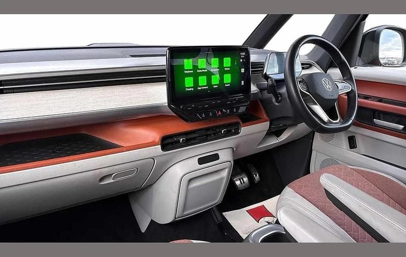 Used VW ID. Buzz Pro 147 kW (200 HP) 2024 Orange MPV