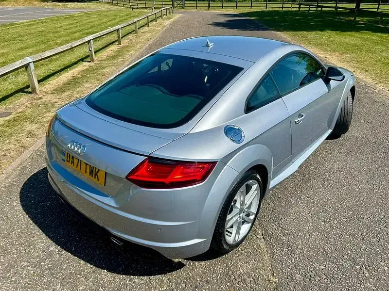 Używany Audi TT Sport 245 KM (180 kW) 2021 Srebrny Coupe