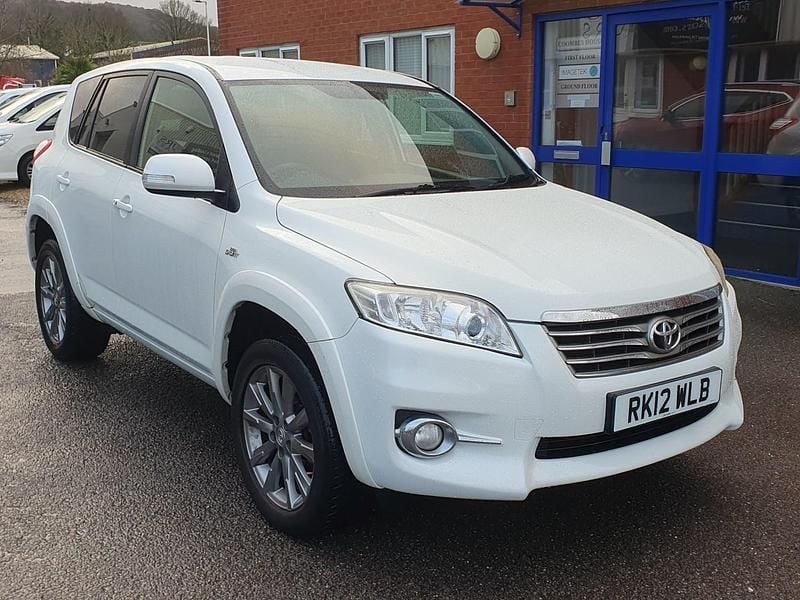 White Used 2012 Toyota RAV4 SR Estate | £5,995 (Fair price) - Image 1/4