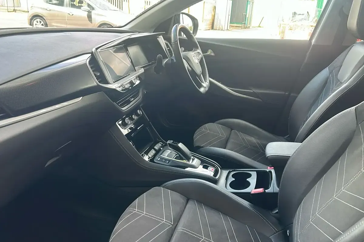 Used Vauxhall Grandland X Ultimate 130 HP (95 kW) 2023 White SUV