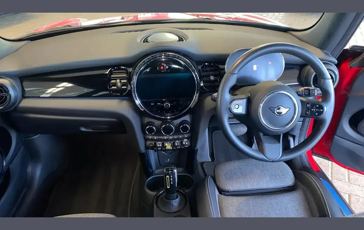 Używany Mini Cooper S Level 2 135 kW (184 KM) 2023 Czerwony Hatchback
