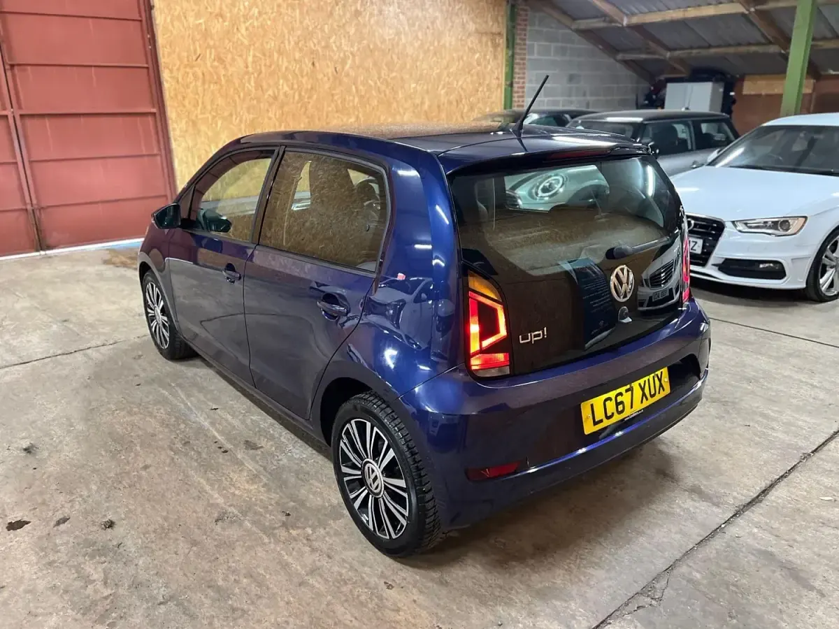 Used VW up! move up! 60 HP (44 kW) 2018 Blue Hatchback