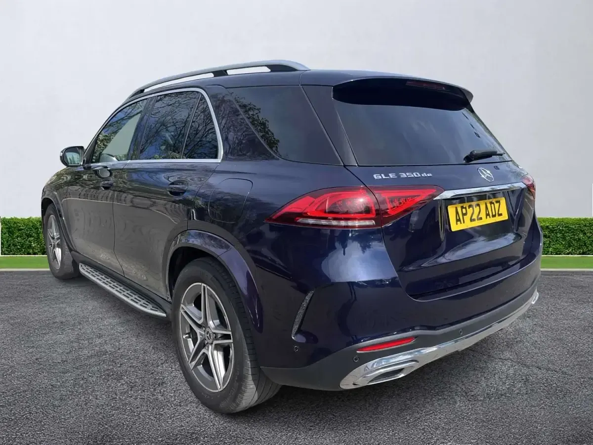 Usado Mercedes GLE350 AMG line 2022 Azul Familiar