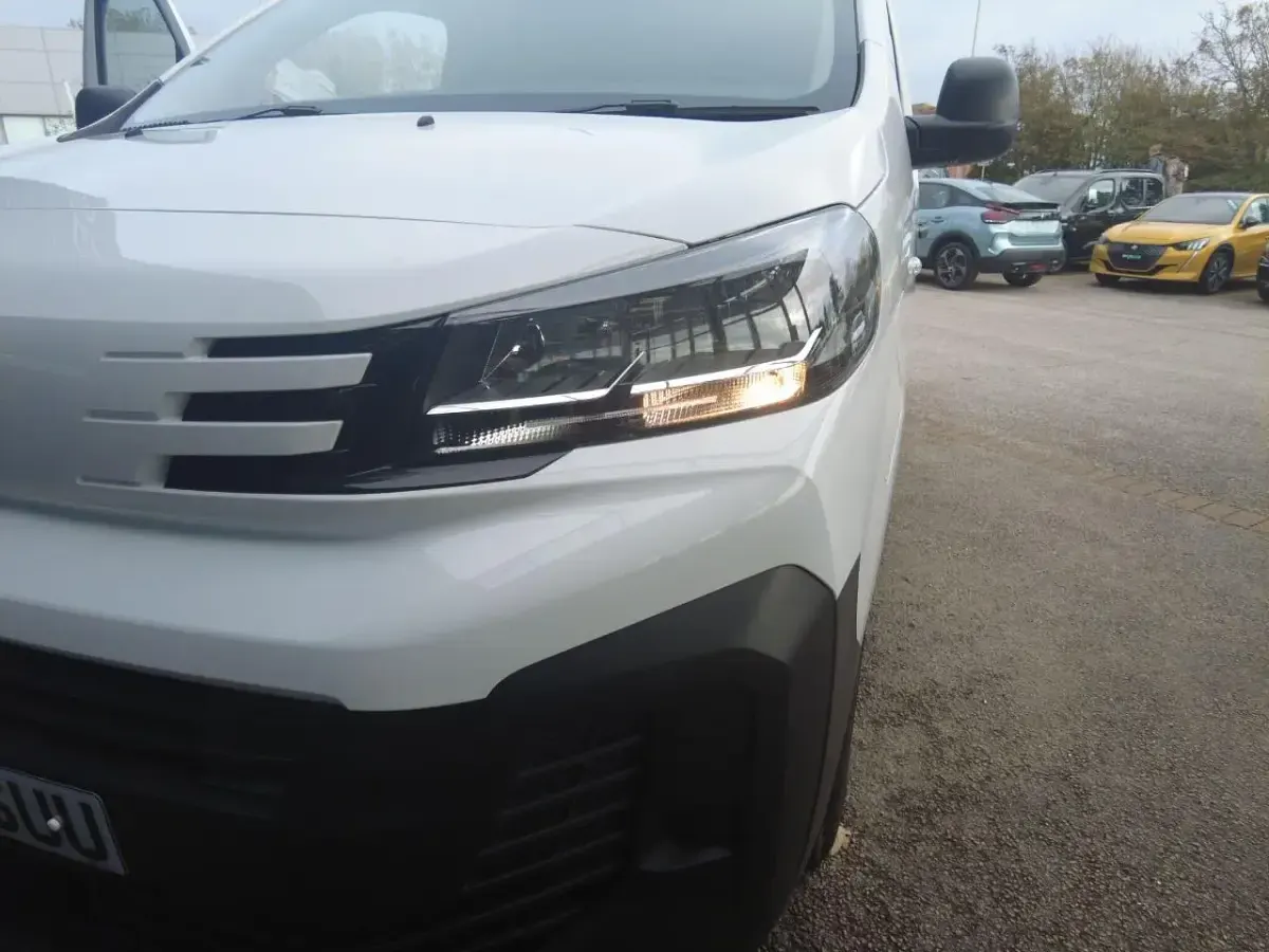 Neu Peugeot e-Expert 98 kW (134 PS) 2025 Weiß Van