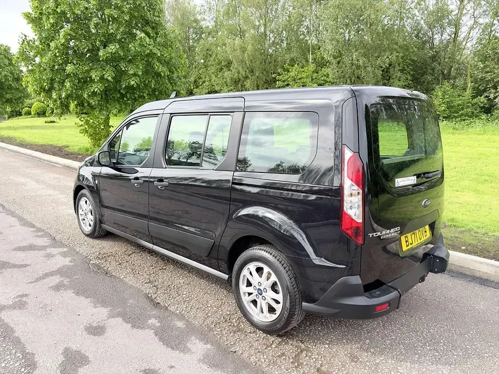 Used Ford Tourneo Zetec 2021 Black MPV