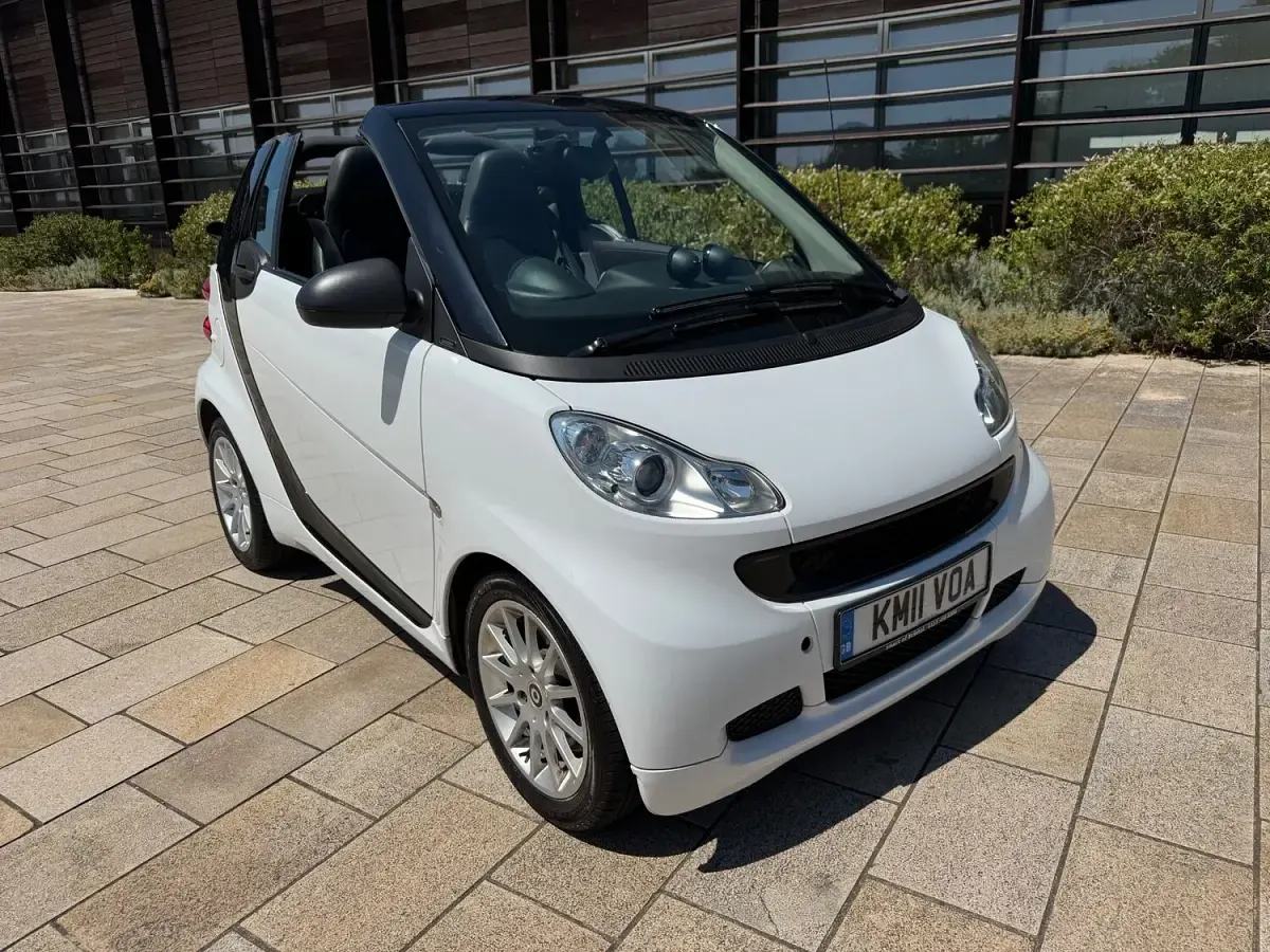 Used Smart ForTwo Cabrio Passion 2011 White Cabriolet