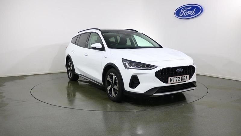 Used Ford Focus Active 125 HP (91 kW) 2022 White Estate