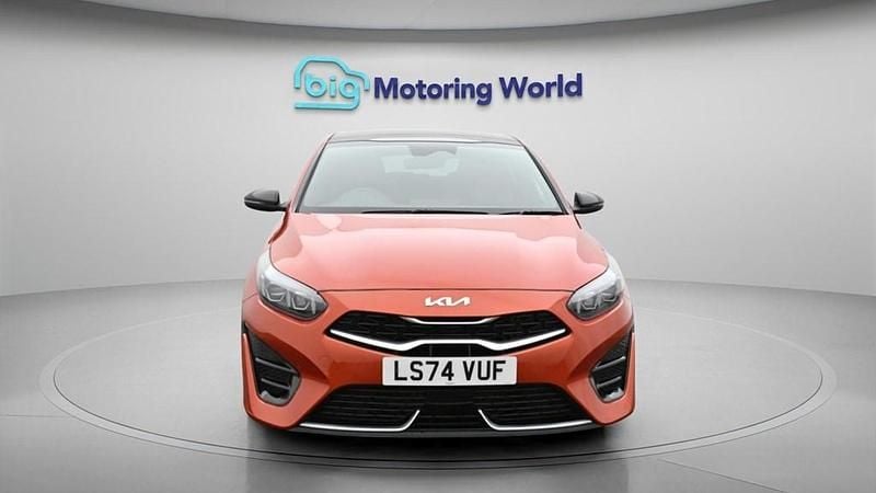 Used Kia ProCeed GT-Line S 138 HP (101 kW) 2024 Orange Estate