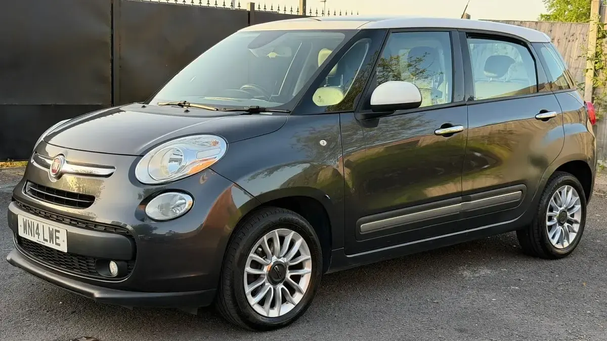 Used Fiat 500L Lounge 85 HP (62 kW) 2014 Grey/white MPV