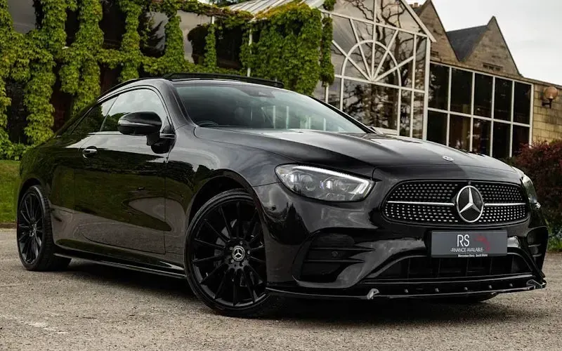 Usado Mercedes E300 AMG line 265 HP (194 kW) 2023 Coupé