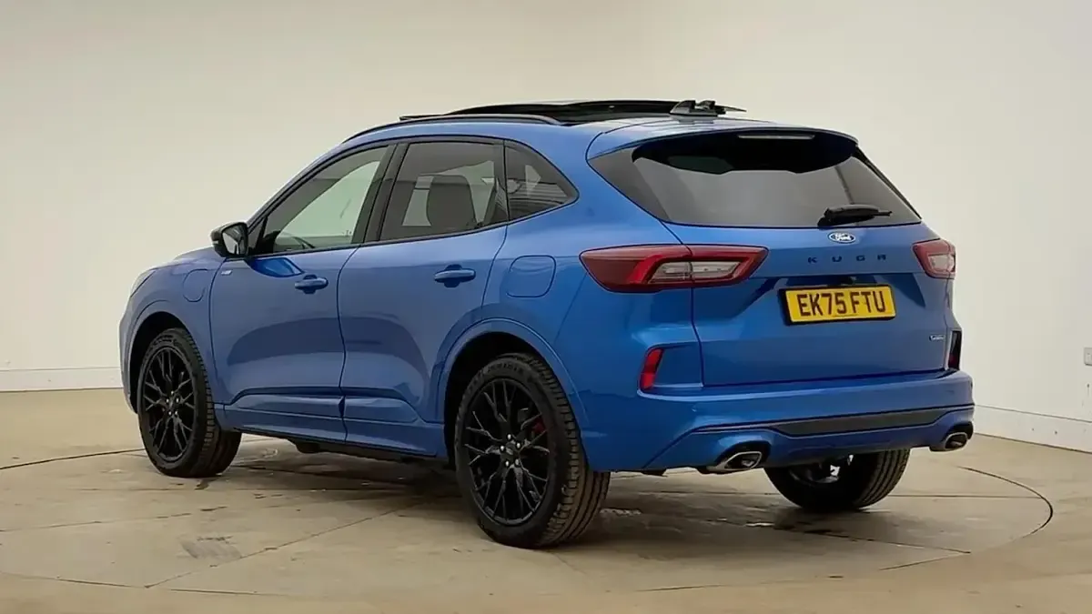 Usado Ford Kuga ST-Line X 243 HP (178 kW) 2025 Azul SUV