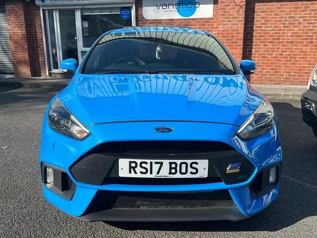 Begagnad Ford Focus RS 350 HK (257 kW) 2017 Blå Halvkombi