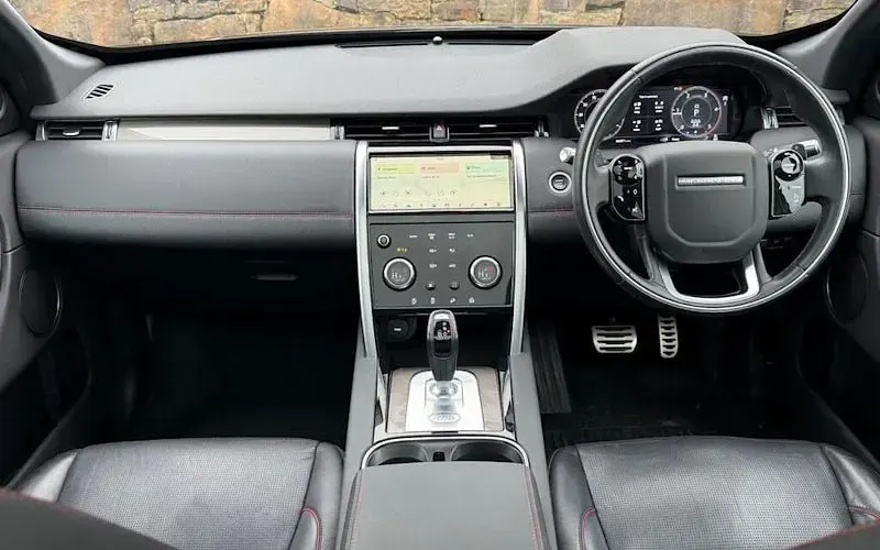 Used Land Rover Discovery Sport SE Dynamic 179 HP (131 kW) 2019 White SUV